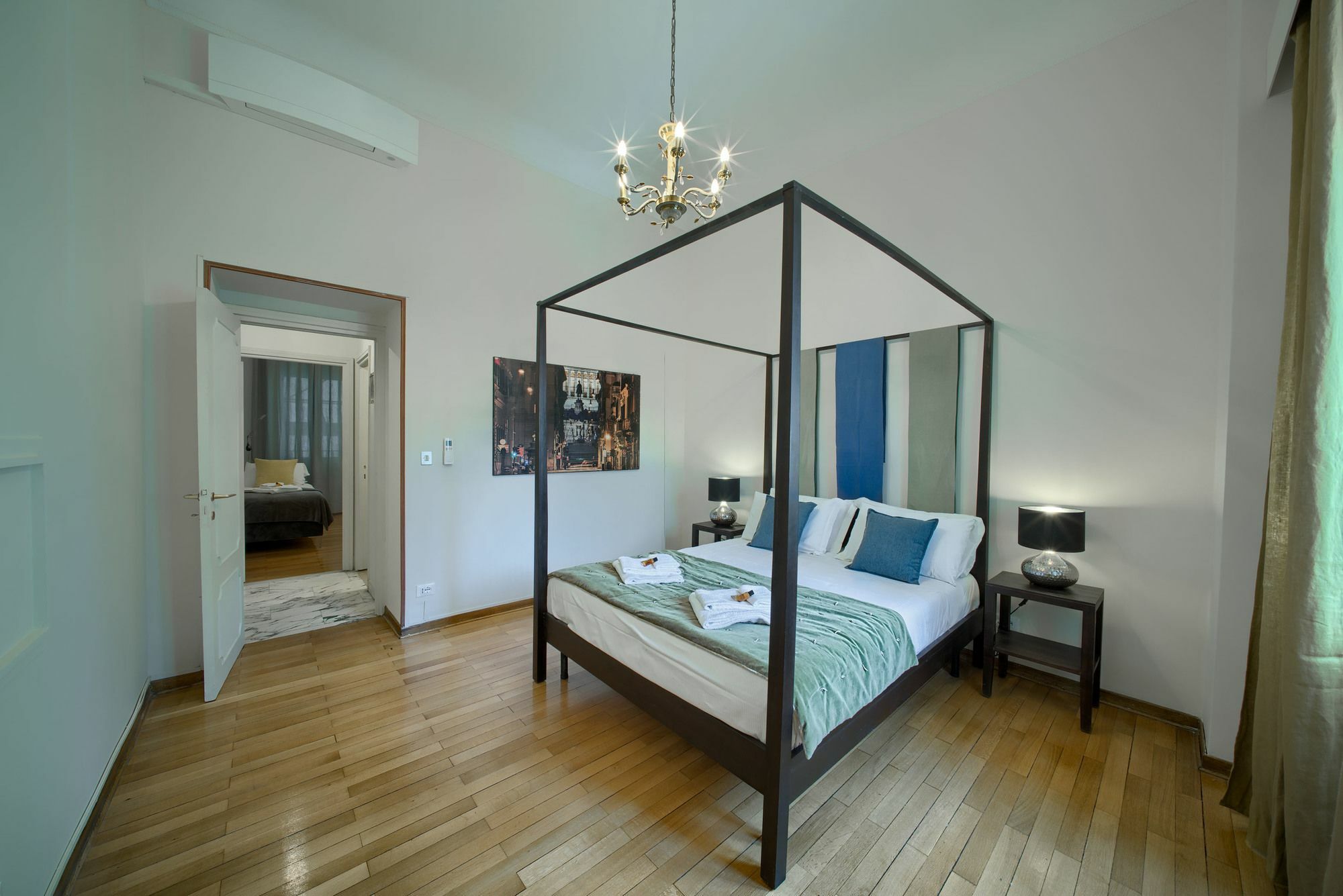 Unique Spanish Steps Apartment Rome