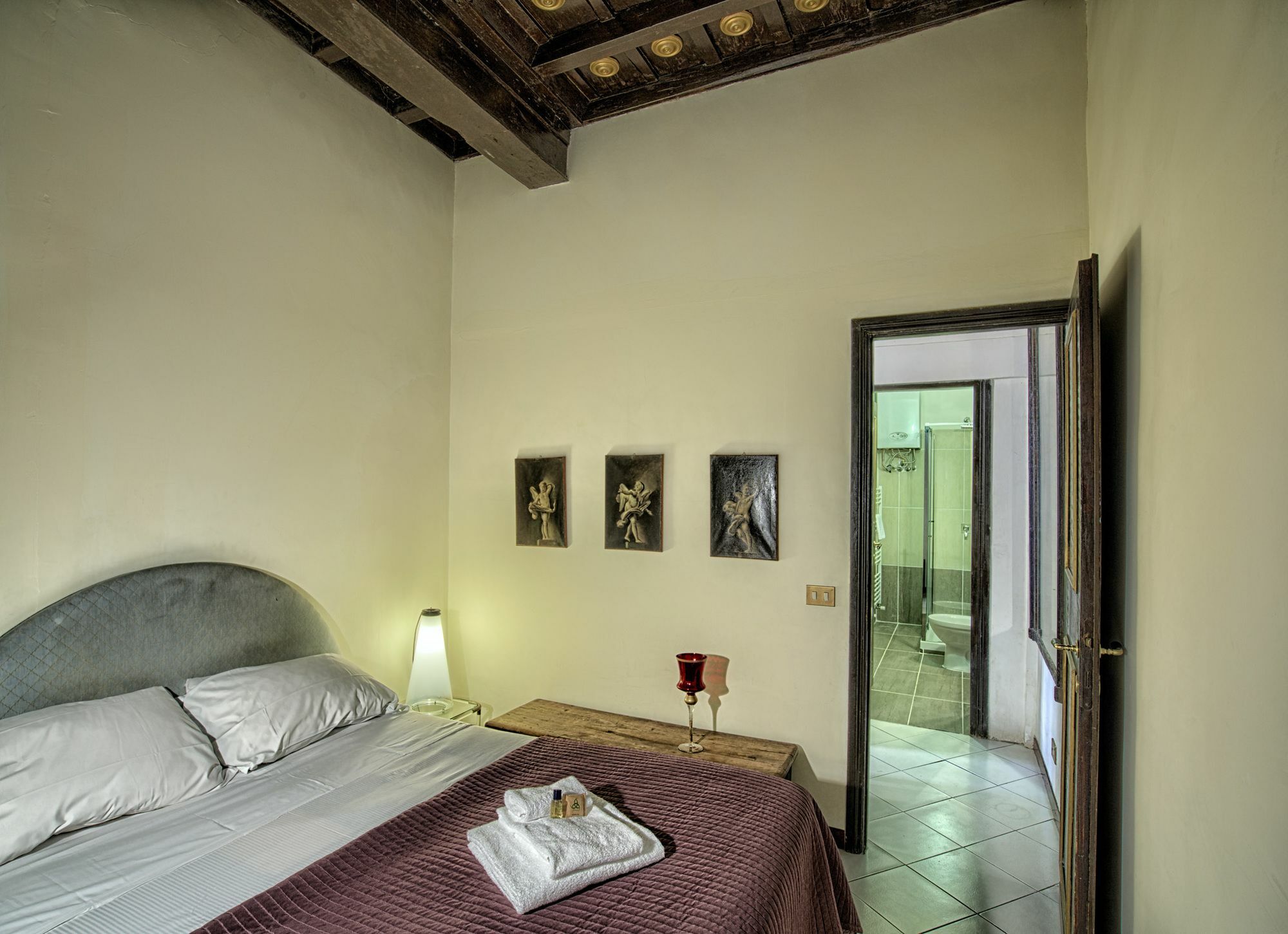 Unique Spanish Steps Apartment *