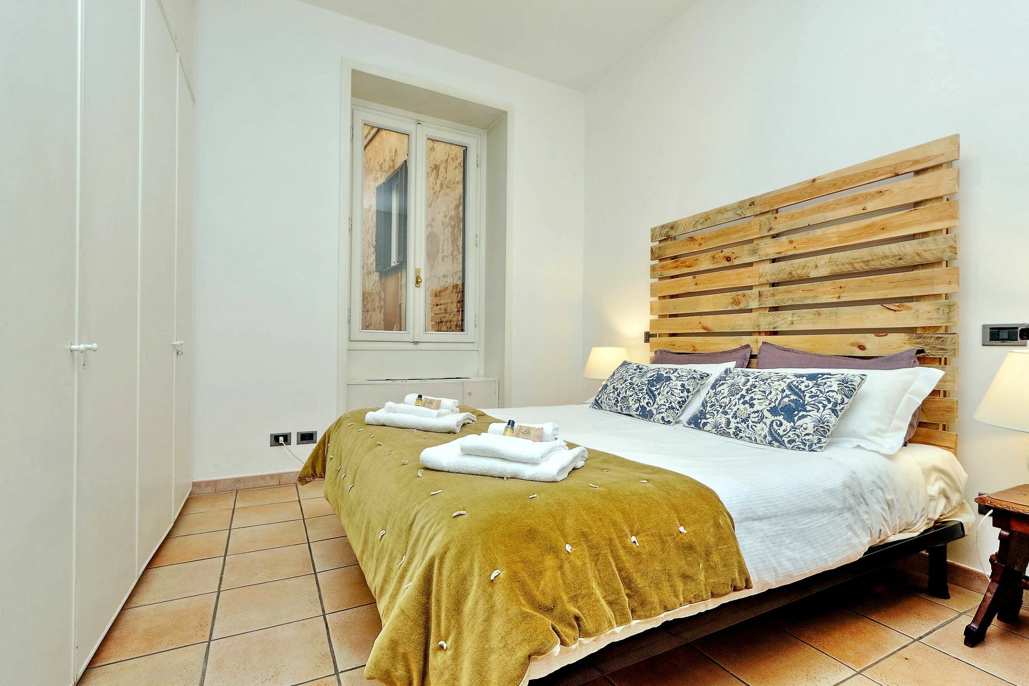 Unique Spanish Steps Apartment *